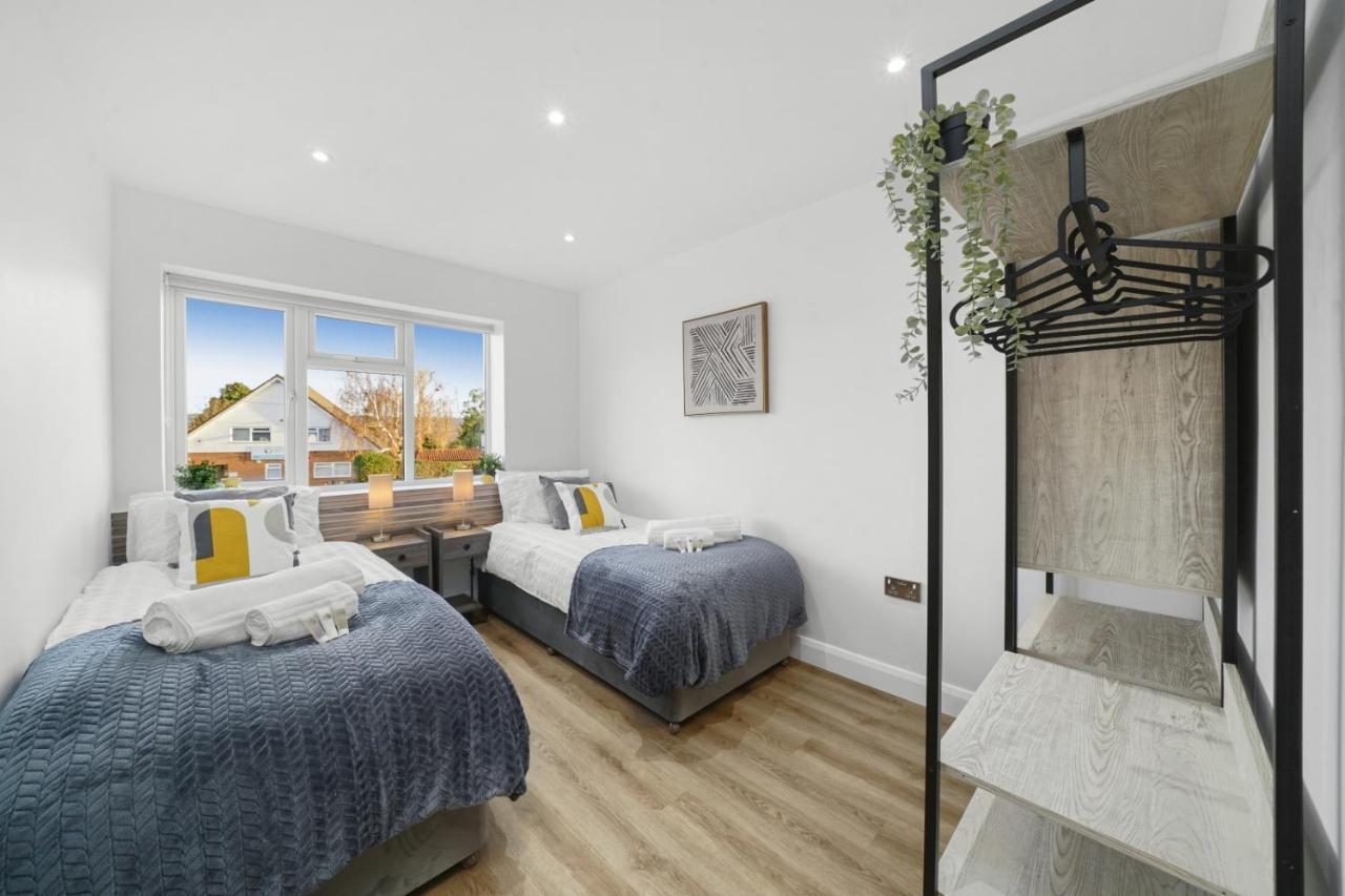 Modern Bungalow In Maidstone Sleeps 5 With Free Parking Экстерьер фото