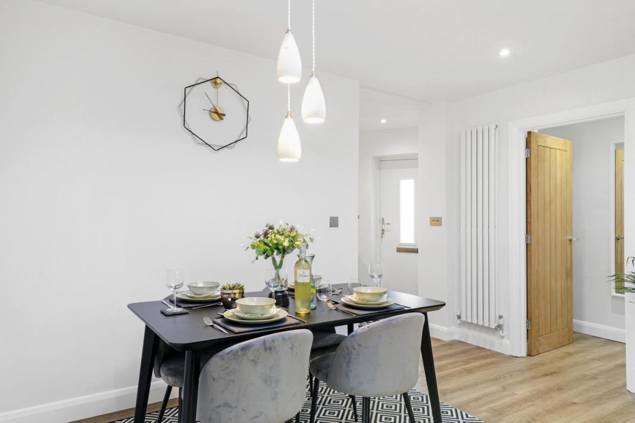 Modern Bungalow In Maidstone Sleeps 5 With Free Parking Экстерьер фото