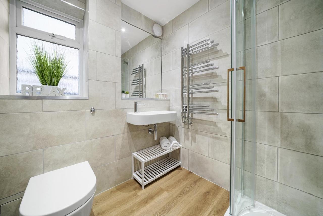 Modern Bungalow In Maidstone Sleeps 5 With Free Parking Экстерьер фото