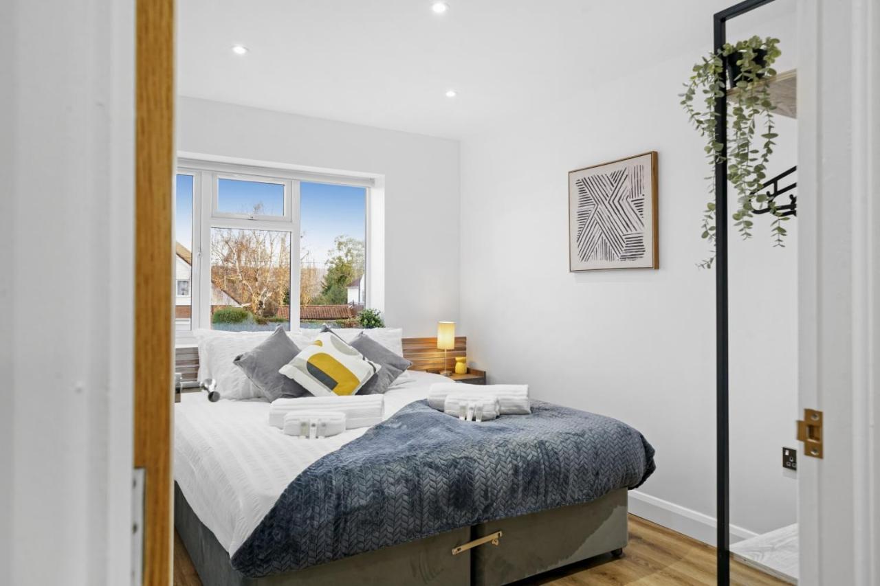 Modern Bungalow In Maidstone Sleeps 5 With Free Parking Экстерьер фото