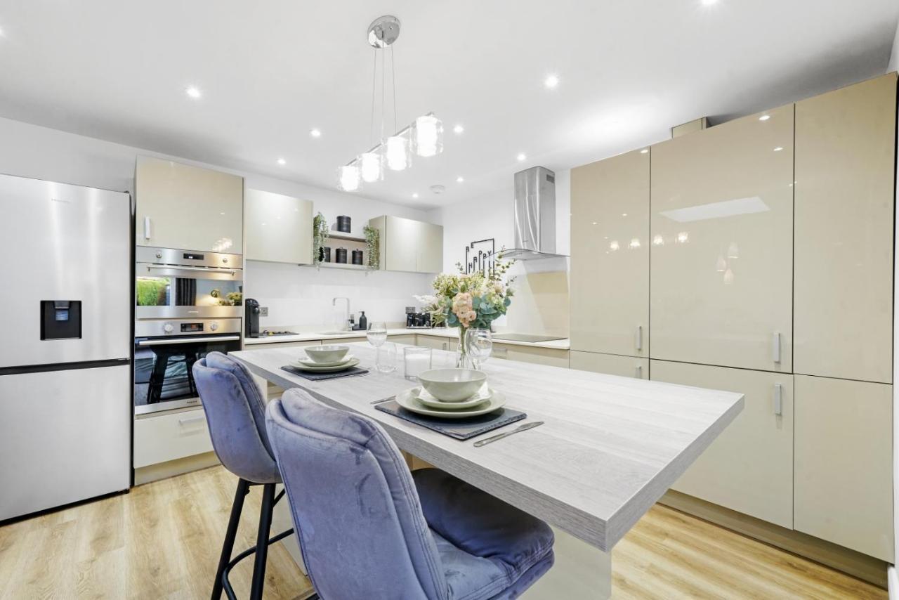 Modern Bungalow In Maidstone Sleeps 5 With Free Parking Экстерьер фото