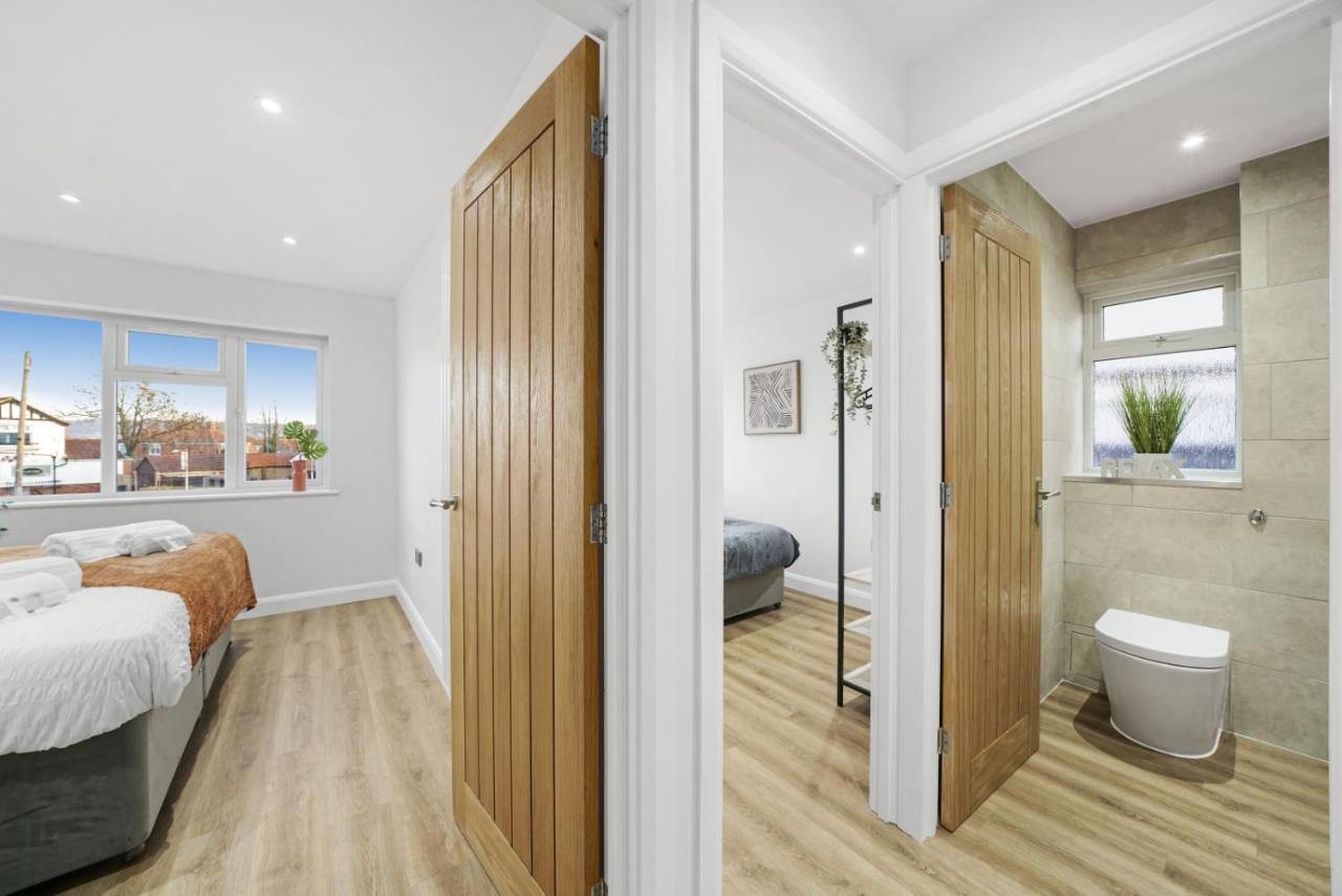 Modern Bungalow In Maidstone Sleeps 5 With Free Parking Экстерьер фото