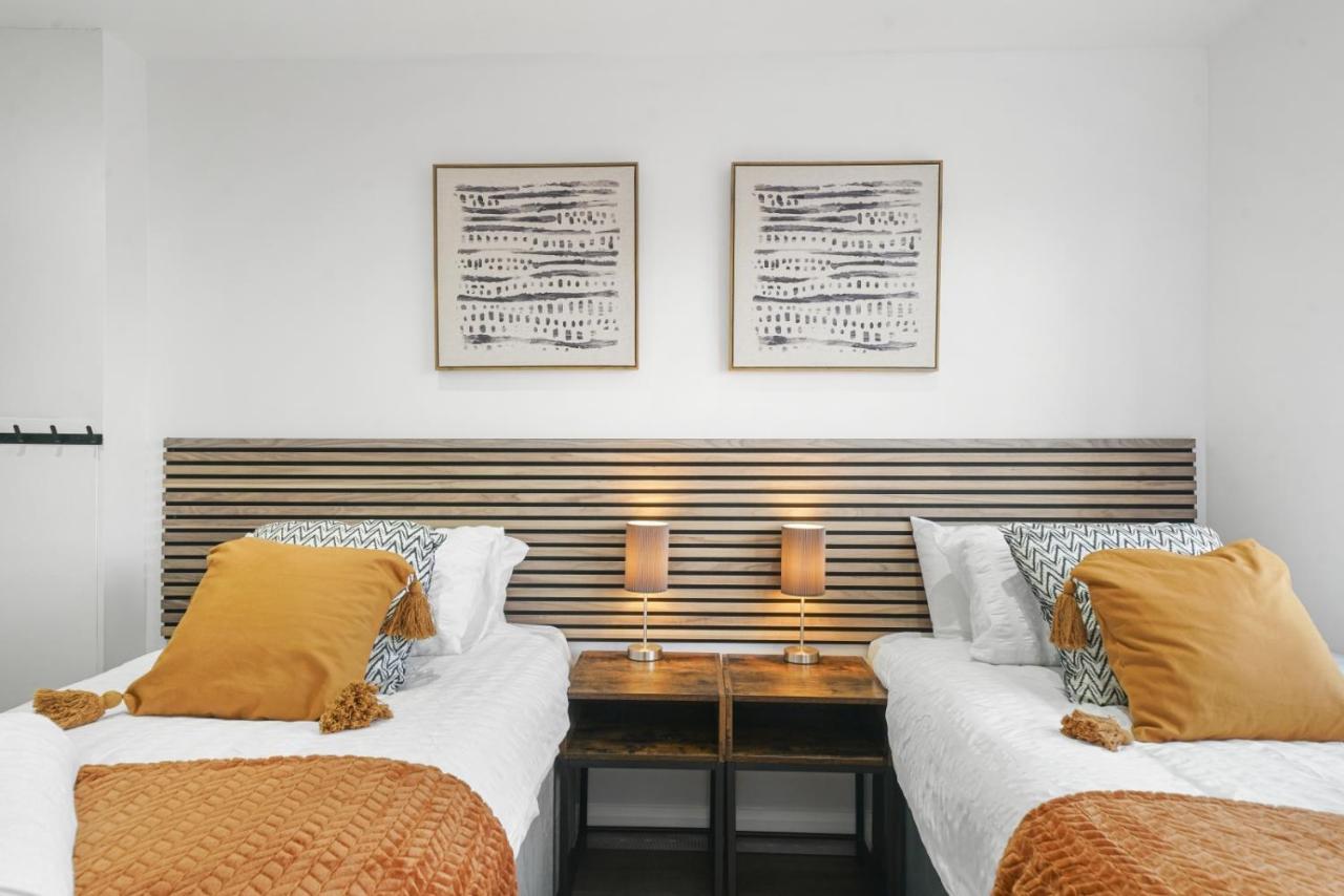 Modern Bungalow In Maidstone Sleeps 5 With Free Parking Экстерьер фото