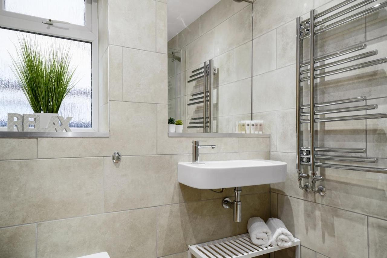 Modern Bungalow In Maidstone Sleeps 5 With Free Parking Экстерьер фото